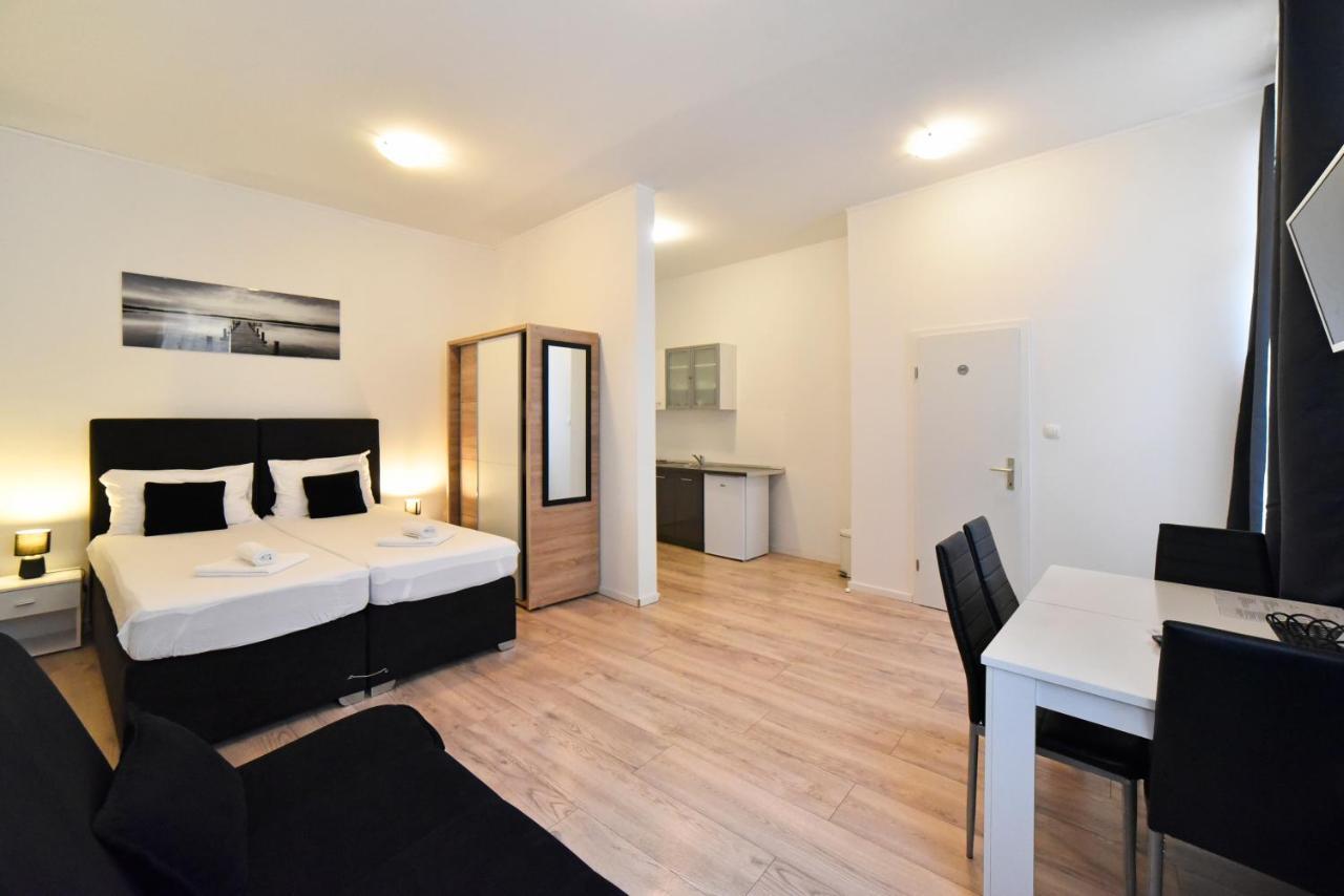 Virtus And With Free Private Parking Guest house