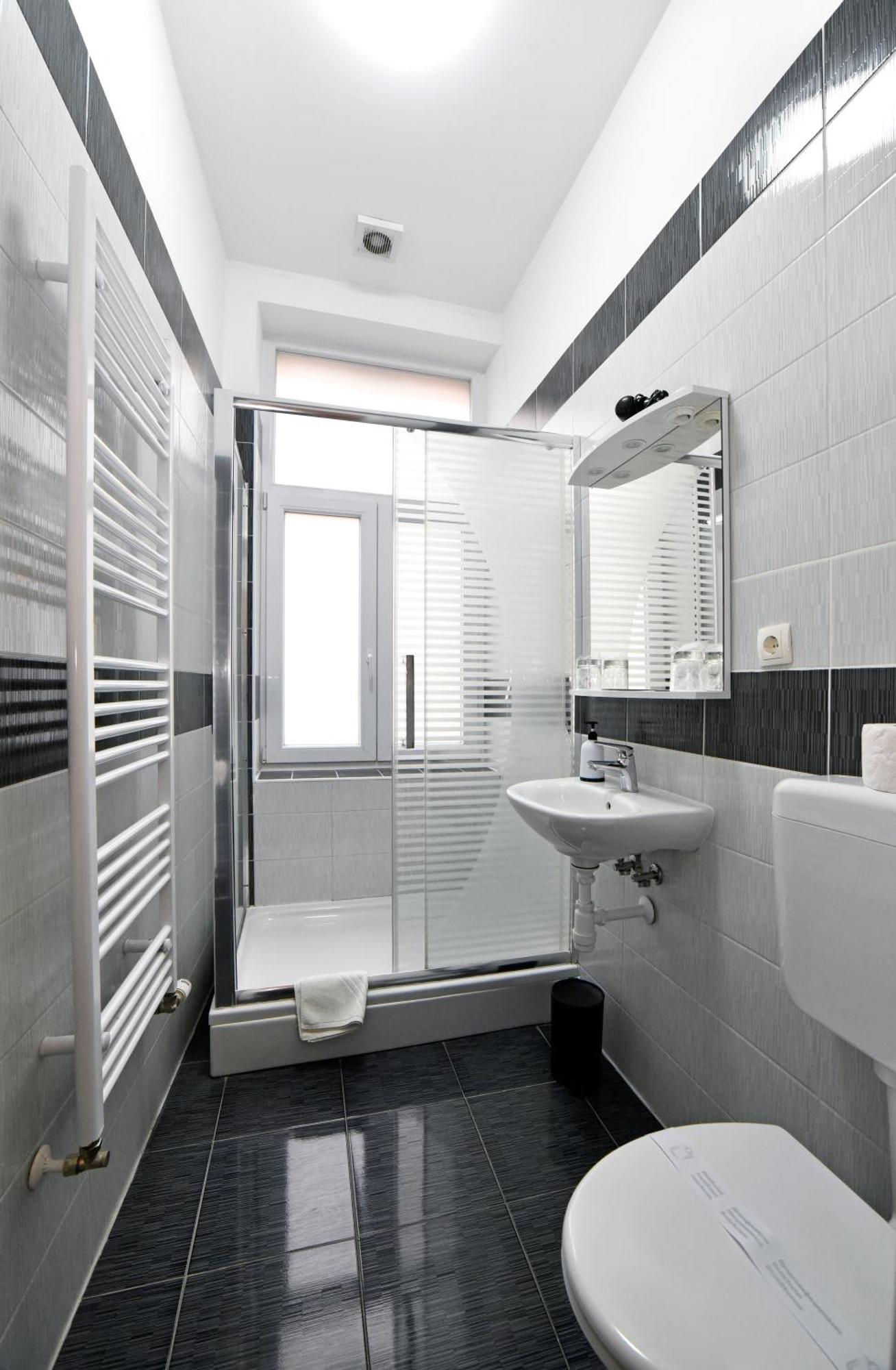 Virtus And With Free Private Parking
